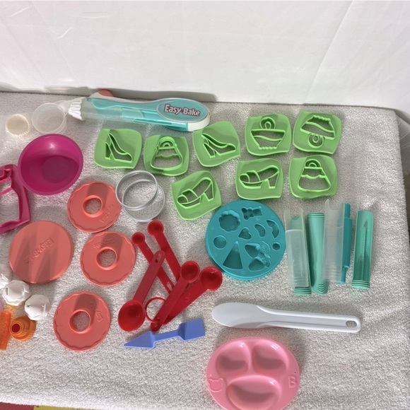 Easy Bake Oven Baking Accessories Tools Lot (50+ items) Replacement Parts - Picture 4 of 13